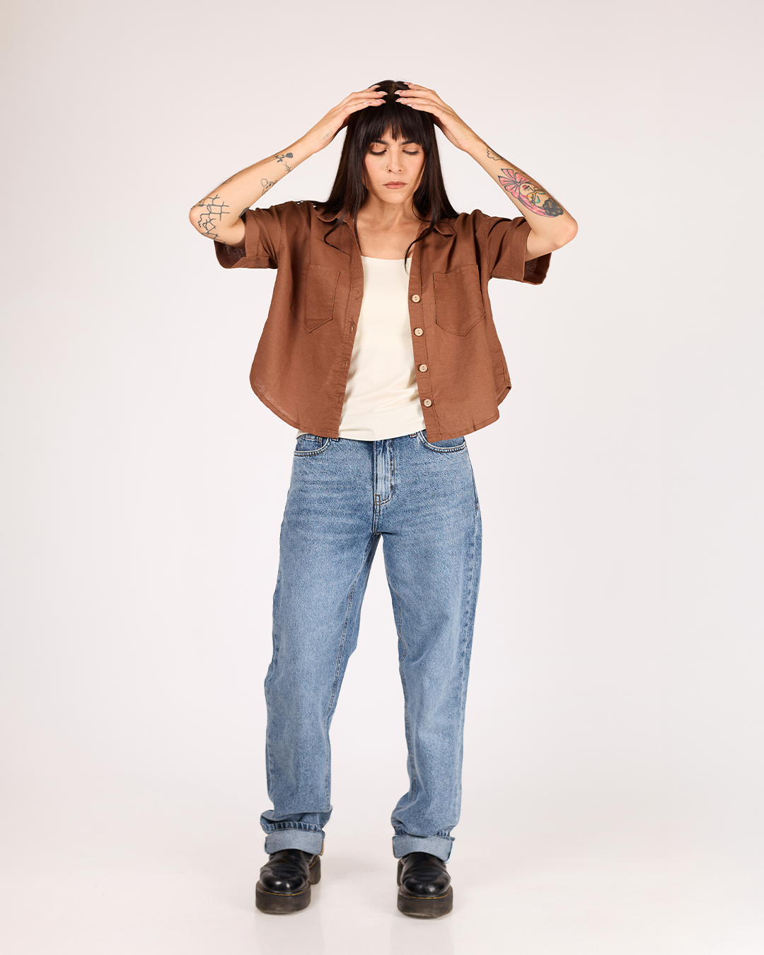 BLUSA MARRÓN DE BOTONES