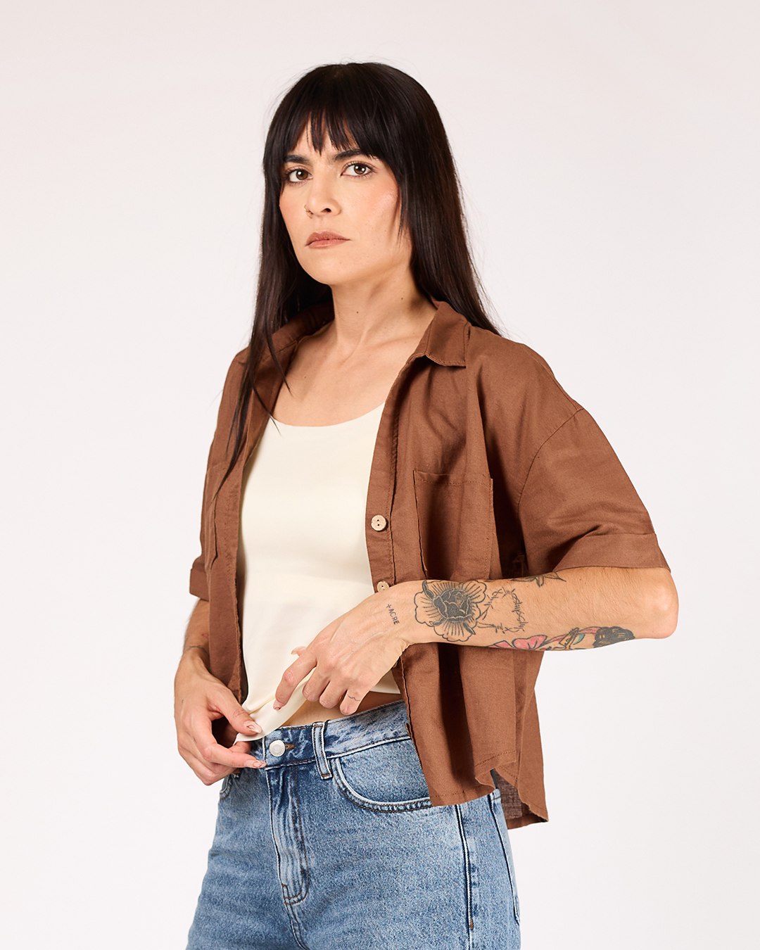 BLUSA MARRÓN DE BOTONES